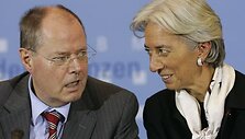 Vokietijos ir Prancūzijos finansų ministrai Peeras Steinbruckas ir Christine Legarde negailėjo kritikos kirčių JAV vadovybei. 
