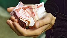 Projektu siekiama surinkti lė&scaron;ų bent penkioms mokykloms skurdžiame Maroko kaime Iznaguen  pastatyti.