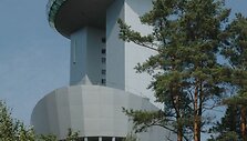Muziejaus vaizdas i&scaron; i&scaron;orės i&scaron;ties primena kosminį miestelį, kuriame nutūpė skraidanti lėk&scaron;tė. 