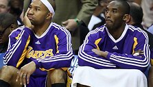 D.Fisheris ir K.Bryantas nerado būdų prikelti kovai &bdquo;Lakers&ldquo;