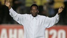Pele pasipiktino &scaron;iuolaikine futbolo mainų politika