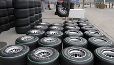 Padangų gamintojas &bdquo;Bridgestone&ldquo; įpareigotas tiekti savo gaminius tik naujam sezonui registruotoms komandoms.
