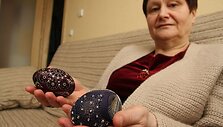 I.Jauni&scaron;kienės ažūrinius margučius žmonės perka ne tik prie&scaron; Velykas, bet ir krik&scaron;tynoms, vestuvėms &ndash; tai originali ir mėgstama dovana. 
