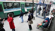 Anot bilietų branginimui besiprie&scaron;inusių politikų, &scaron;is nutarimas labiausiai palies jautriausias socialines grupes &ndash; pensinio amžiaus kauniečius bei studentus. 