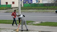 Dalis savivaldybės įmonių vie&scaron;aisiais darbais nubaustų asmenų baiminasi ir į juos žiūri įtariai. G.Dailydytės nuotr.darbai1