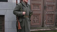 Pernai žygeiviai lydint patrankos salvėms buvo sutikti Teatro aik&scaron;tėje.