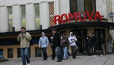 Tolimesnis legendinio kino teatro &bdquo;Romuva&ldquo; likimas spręsis vasario 5 dieną vyksiančiame tarybos posėdyje.