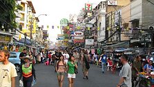 Khao San gatvėje už 15 Lt galima i&scaron;sinuomoti vieną kambarį nakčiai.