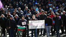 Bulgarai prostestuoja ir reikalauja vyriausybės atsistatydinimo.