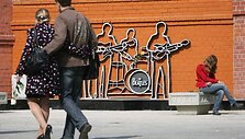 Sibiro mieste Jekaterinburge pastatytas paminklas legendinei grupei "The Beatles".