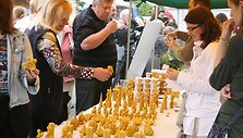 Jau trečius metus Vilniuje &scaron;urmuliuoja Žolynų turgus.