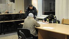 Asociatyvinė iliustracija: Po &scaron;ios trijų ma&scaron;inų avarijos ai&scaron;kintis tenka ne tik paprastiems vairuotojams, bet ir uniformuotam pareigūnui, kuriam gresia atleidimas.