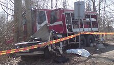 Po susidūrimo abi ma&scaron;inos nulėkė į &scaron;alikelę už autobuso stotelės.