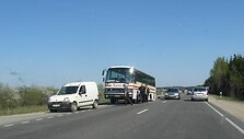Vairuotojas suvaldė autobusą ir i&scaron;laikė sunkiasvorę transporto priemonę kelyje.