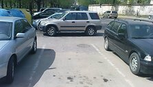 Visureigio vairuotojas kolegą su BMW uždarė į &scaron;ią &bdquo;dėžutę&ldquo;.