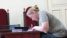 Ie&scaron;kovė S.Ulienė labiausiai kovoja dėl vaikų: po vyro žūties jai teko auginti du mažamečius.