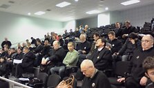 Antrasis bandymas atversti vadinamąją riau&scaron;ininkų bylą: į didžiąją teismo renginių salę susirinko gausybė proceso dalyvių ir žiūrovų, tačiau pasirodė ne visi.