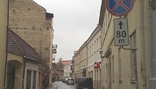 Pagal realią eismo situaciją prie &scaron;io ženklo turi būti nurodyta ne 80 metrų, o mažesnė galiojimo zona.