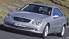 Per gaisrą smarkiai apdegė toks kaip &scaron;is automobilis &bdquo;Mercedes&ldquo;
