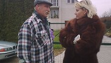 Būrelis D.Kedžio sekėjų žinių i&scaron; Panevėžio teismo trečiadienį laukė Garliavoje, Klonio gatvėje.