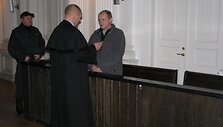 Kaltinamasis M.Belkevičius su advokatu.