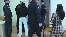Nikolajų (bendrauja su advokatu) teisme saugojo 4 konvojaus pareigūnai, jo palaikyti atvyko ir sesuo Rūta.