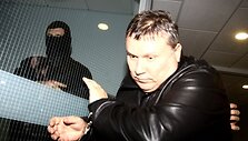 V.Karalius vedamas į teismą