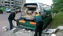 Sumai&scaron;tį sukėlęs keistas automobilis