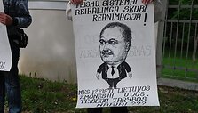 Piketas prie Nacionalinės teismų administracijos pastato Vilniuje