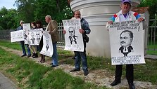 Piketas prie Nacionalinės teismų administracijos pastato Vilniuje