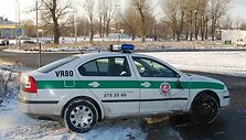Patrulių ma&scaron;ina apgadinta nesmarkiai: tikriausia teks atstatyti ratų geometriją, i&scaron;lyginti ratlankį, i&scaron;lyginti ir perdažyti sparną bei dureles.