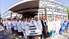 Antakalnio ligoninės medikų piketas prie ligoninės
