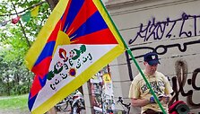 Nuo Vilniaus iki Kauno rengiamas dviračių žygis už Tibetą.