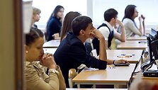 Abiturientai rinkosi laikyti matematikos valstybinio brandos egzamino.