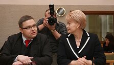 Eurokomisarė Dalia Grybauskaitė pateikė parei&scaron;kinius dokumentus Vyriausiajai rinkimų komisijai