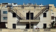 Malta kone visa i&scaron; akmens.