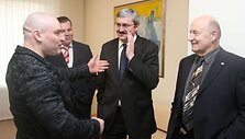 R.Vy&scaron;niauską ir M.Ežerskį apdovanojo &scaron;alies premjeras A.Kubilius