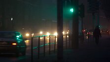 Miestas tir&scaron;to rūko jūroje