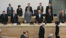 Seime skaitydamas metinį prane&scaron;imą prezidentas Valdas Adamkus negailėjo kritikos politikams