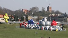 &bdquo;Oro architektais" pasivadinusių Didžiosios Britanijos menininkų sukurtos oro pilys