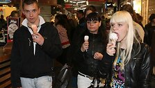 &Scaron;e&scaron;tadienį Vilniaus &bdquo;Akropolyje" įsikūrusios parduotuvės pirkėjus viliojo nuolaidomis.