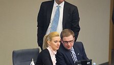 Seimas sprendžia dėl trijų &bdquo;darbiečių&ldquo; teisinės neliečiamybės naikinimo teisinės neliečiamybės naikinimo