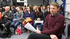 Rolandas Kazlas skaito Kristijoną Donelaitį.