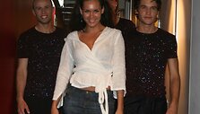 Kristina Navickaitė-Tina ir "Showmen" &scaron;okėjai.