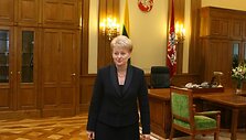 Dalia Grybauskaitė savo kabinete.