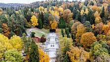 Antakalnio kapinėse uždengiami paminklai sovietų kariams
