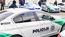 NATO vir&scaron;ūnių susitikimui policijos įsigytų automobilių perdavimo ceremonija