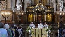  &Scaron;v. Jonų bažnyčioje kun. Antanas Saulaitis SJ aukojo mi&scaron;ias.
