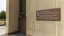 Ketvirtadienio rytą Vilniuje buvo i&scaron;daužti Seimo pirmųjų rūmų, Vilniaus apygardos teismo langai.