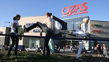 Ketvirtadienio vakarą vilniečiams ir miesto svečiams duris atvėrė naujas prekybos ir pramogų centras &bdquo;Ozas&ldquo;.